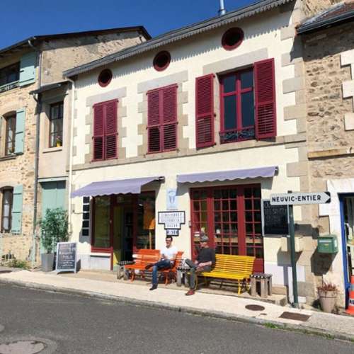 Châteauneuf-la-Forêt Haute-Vienne château foto 7154812