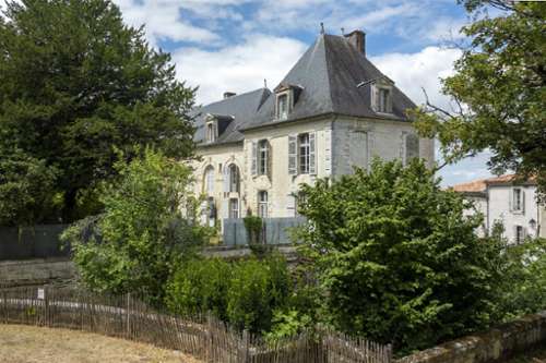 Saintes Charente-Maritime kasteel foto 7148422
