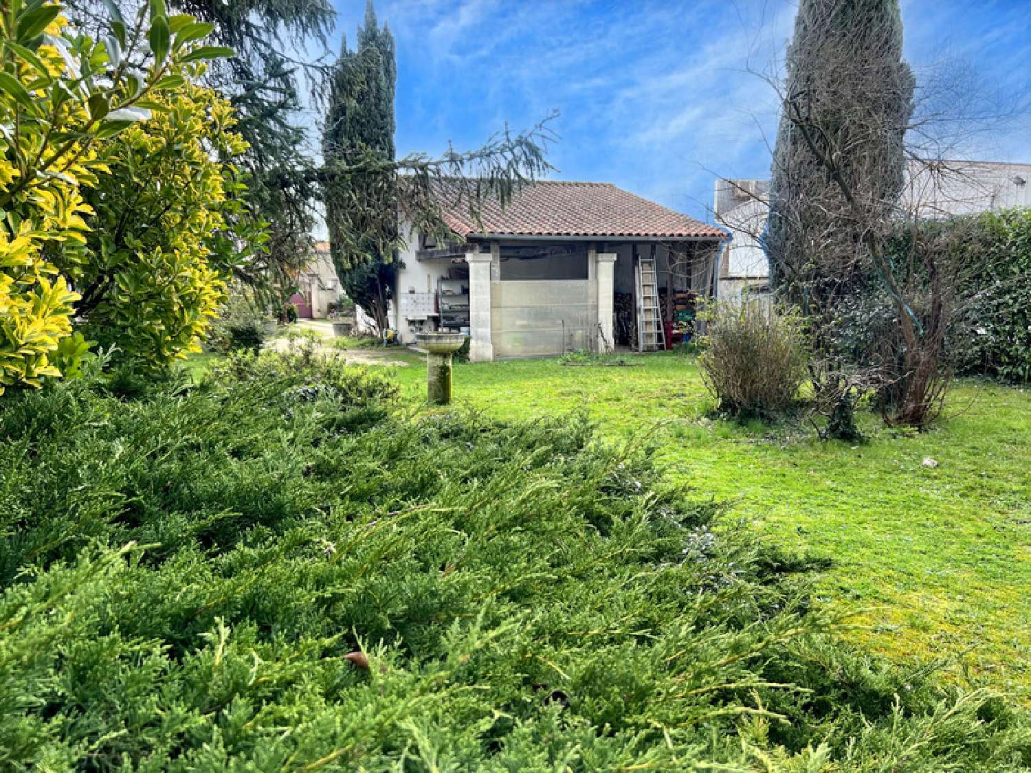  à vendre maison de ville Matha Charente-Maritime 2