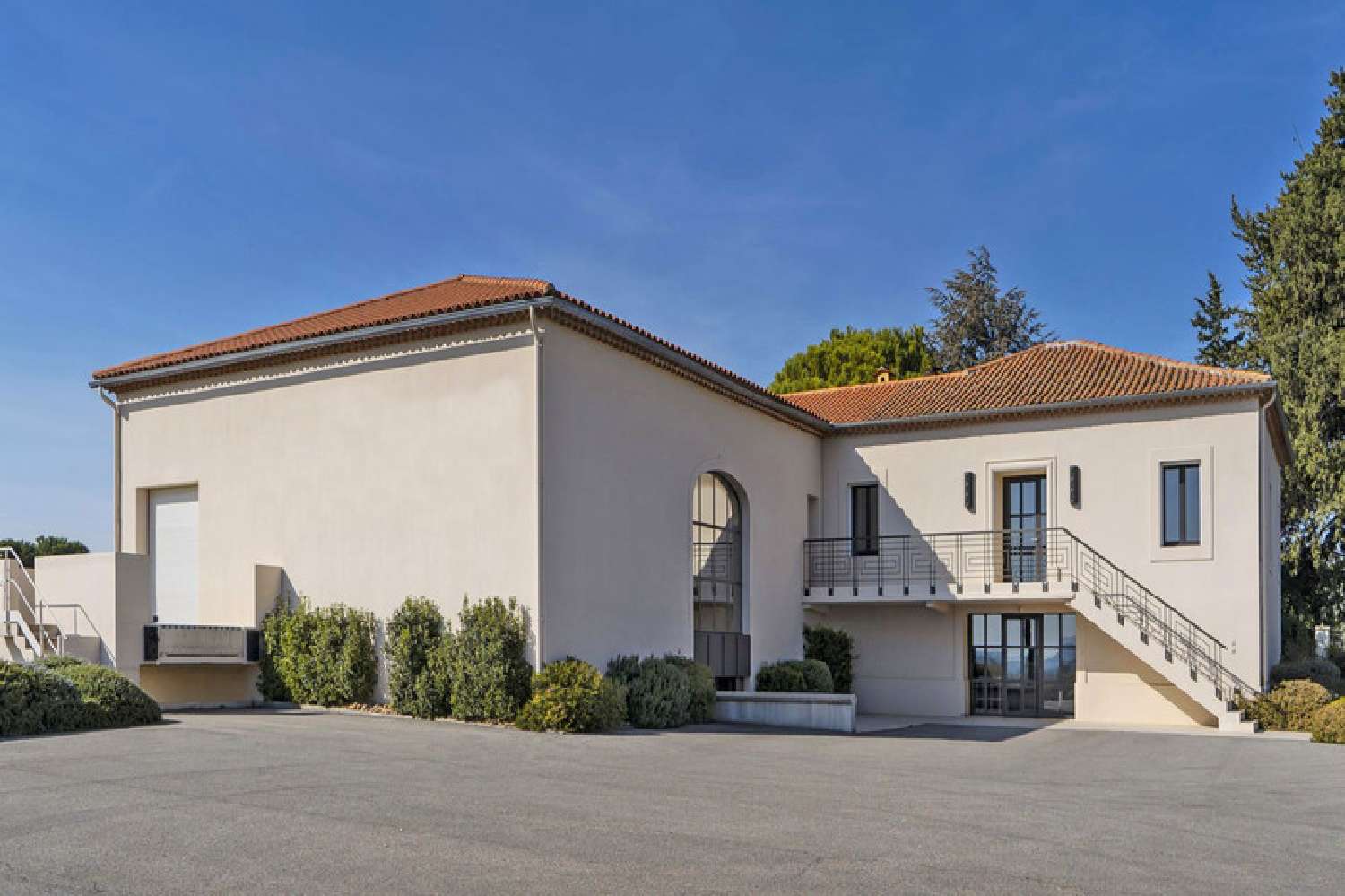  te koop bedrijfsruimte/ kantoor Châteauneuf-du-Pape Vaucluse 1