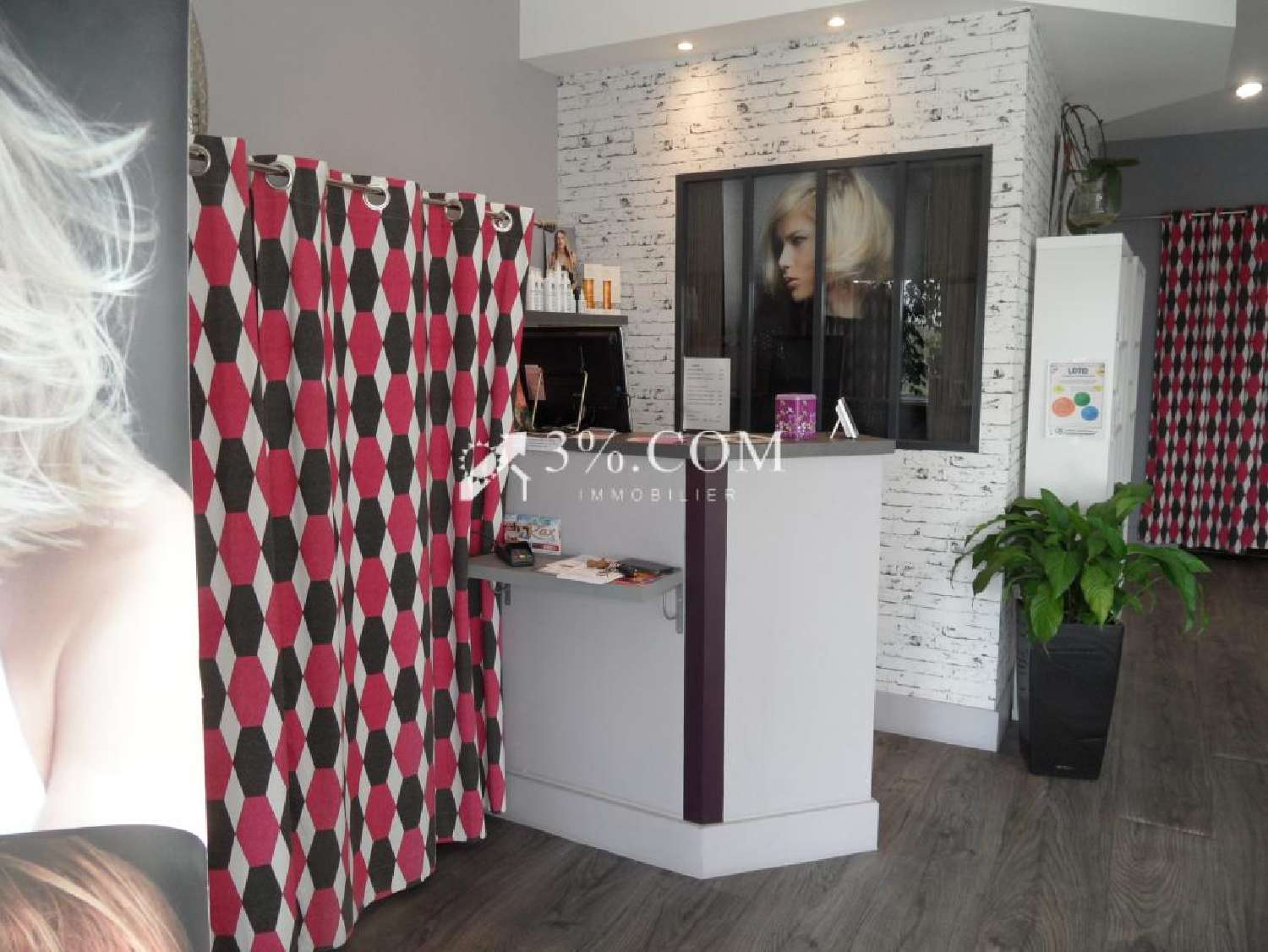  te koop bedrijfsruimte/ kantoor Jardres Vienne 2