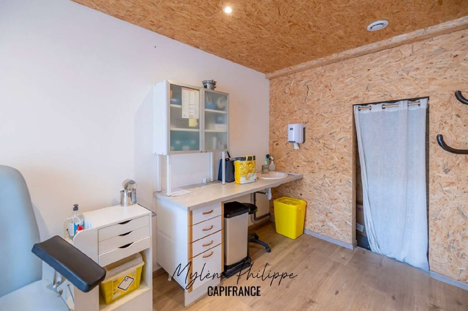  te koop bedrijfsruimte/ kantoor La Motte-en-Champsaur Hautes-Alpes 2