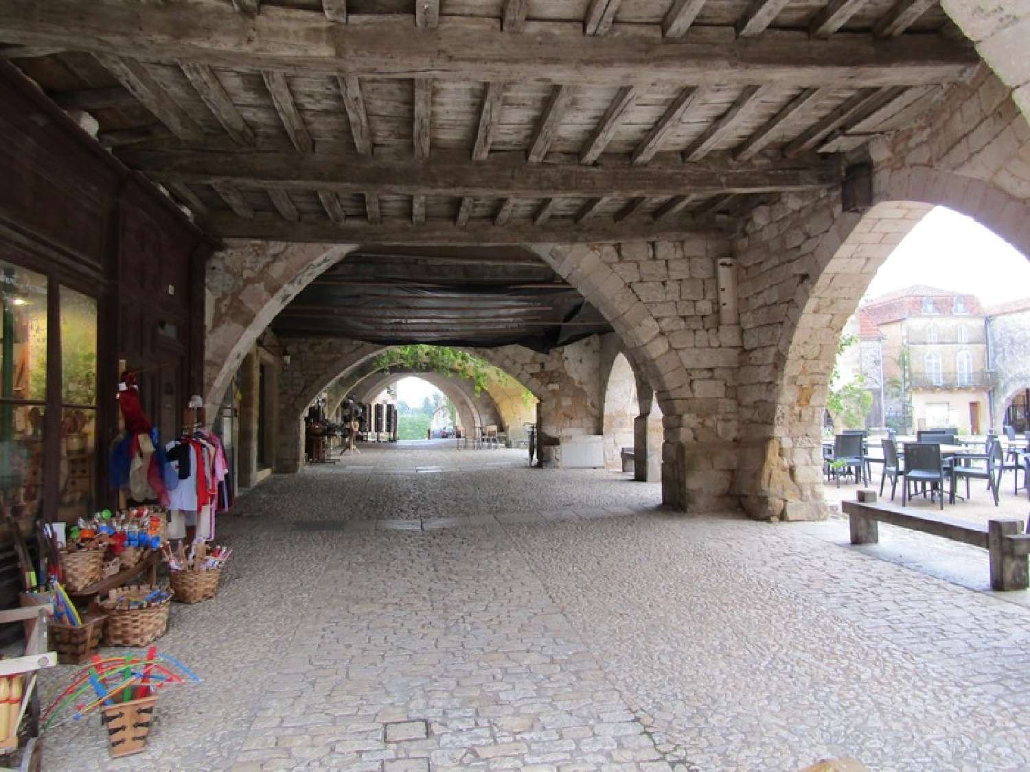  à vendre commerce Monpazier Dordogne 2