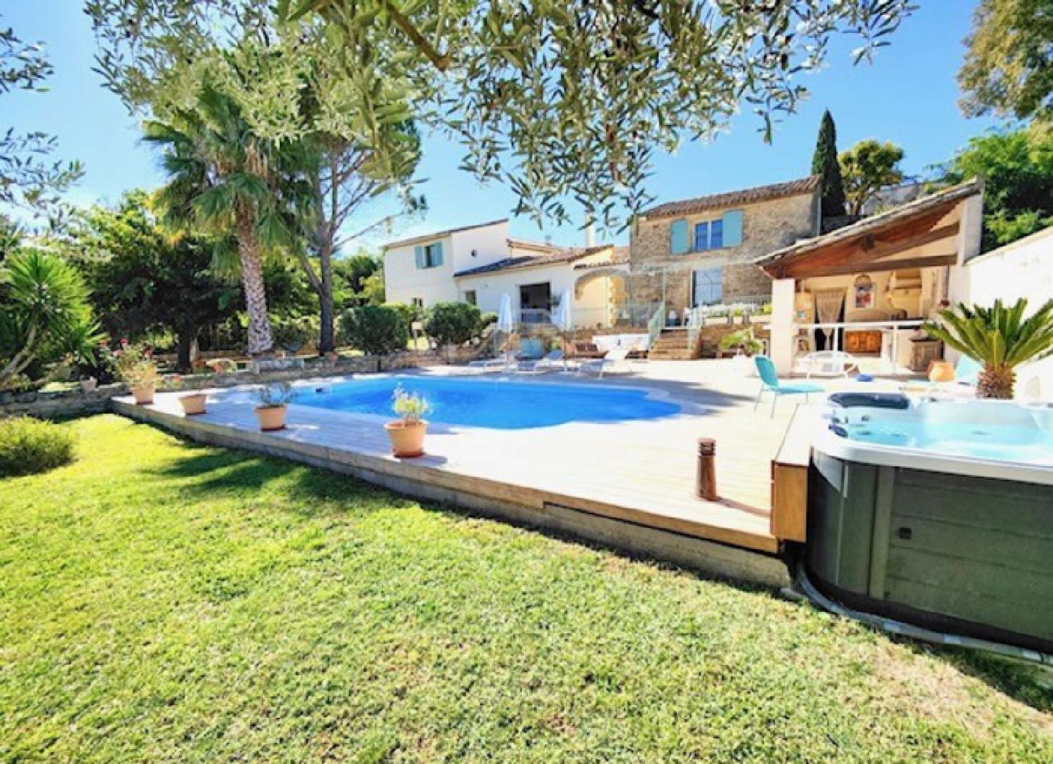  for sale estate Aigues-Vives Gard 2
