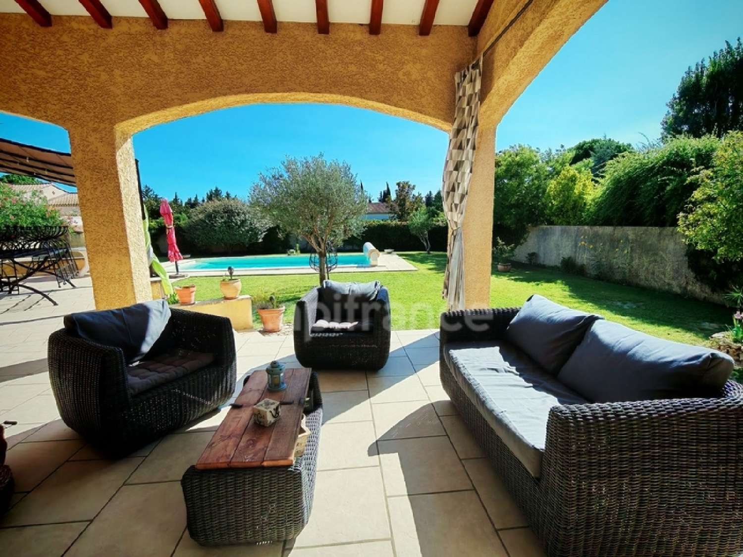 en venta casa rústica Fontvieille Bocas del Ródano 3