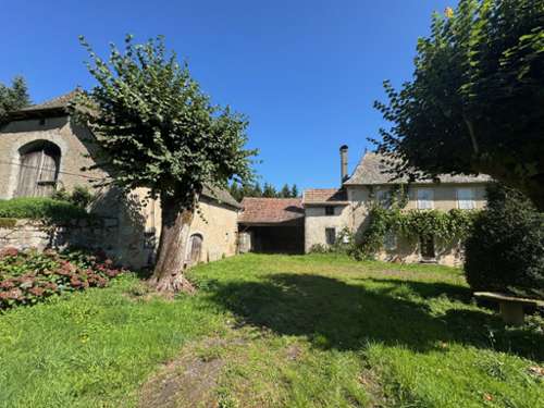 Montsalvy Cantal farm foto 7148405