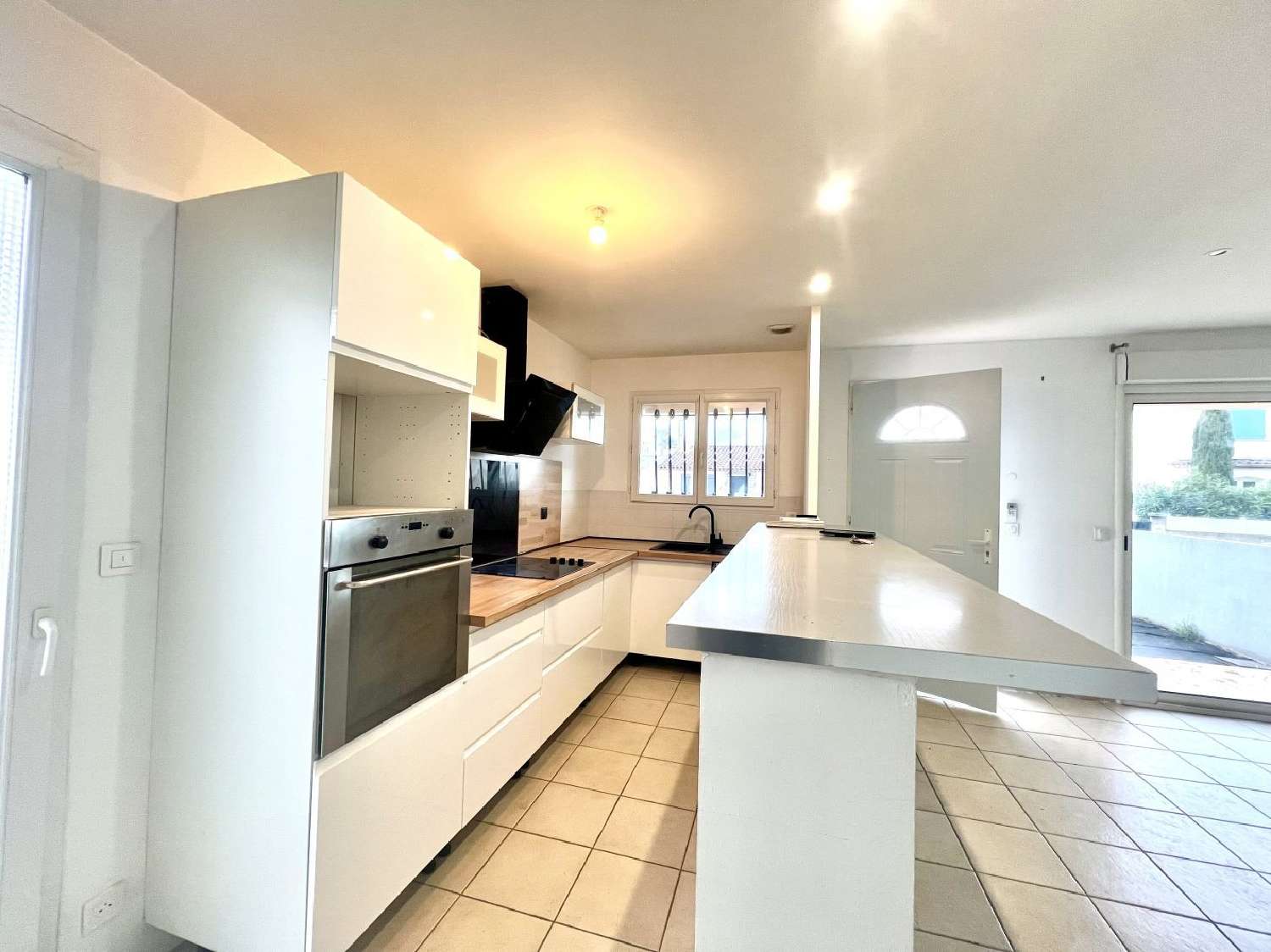  for sale house Aimargues Gard 1