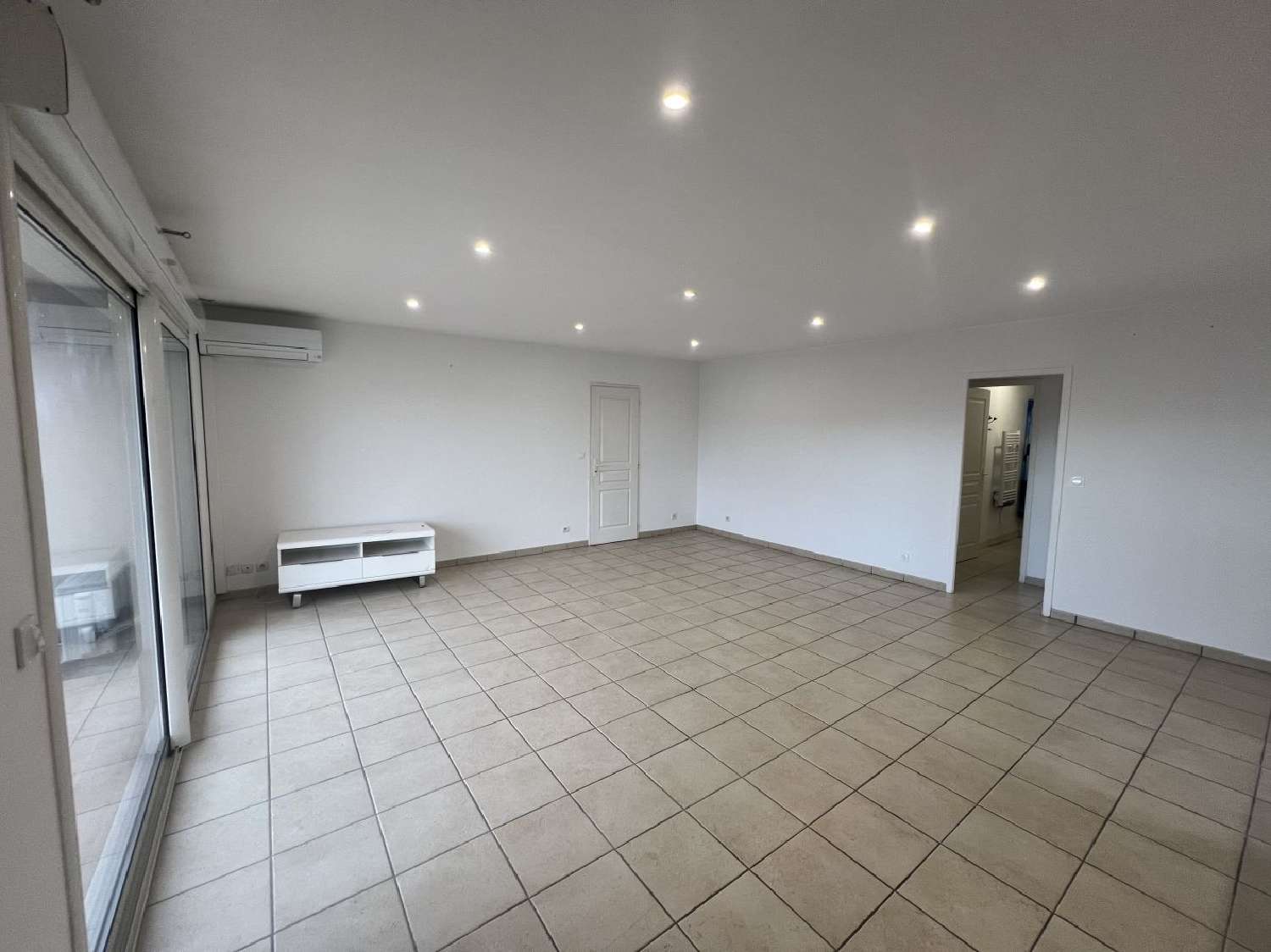  for sale house Aimargues Gard 4
