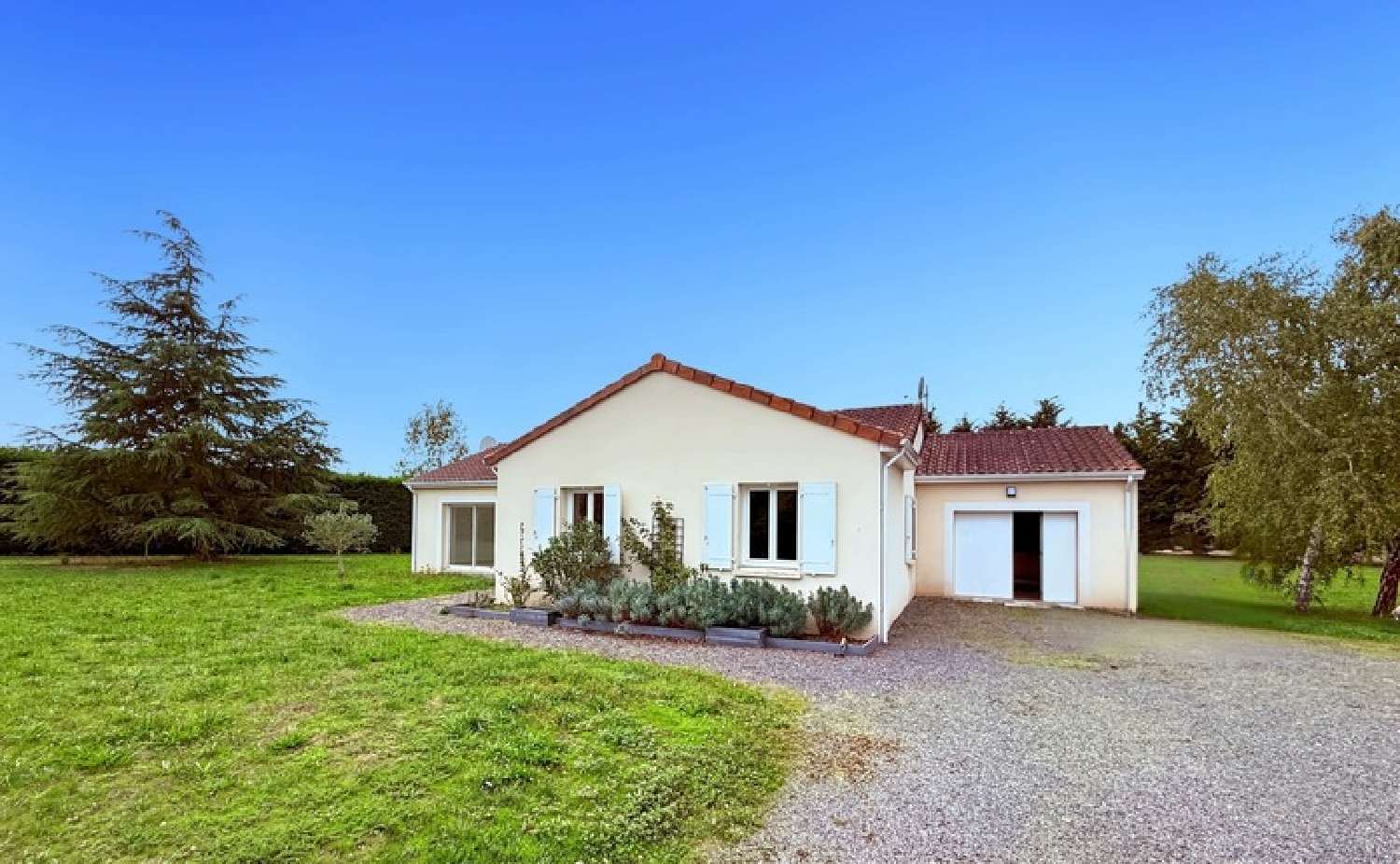  te koop huis Antran Vienne 3