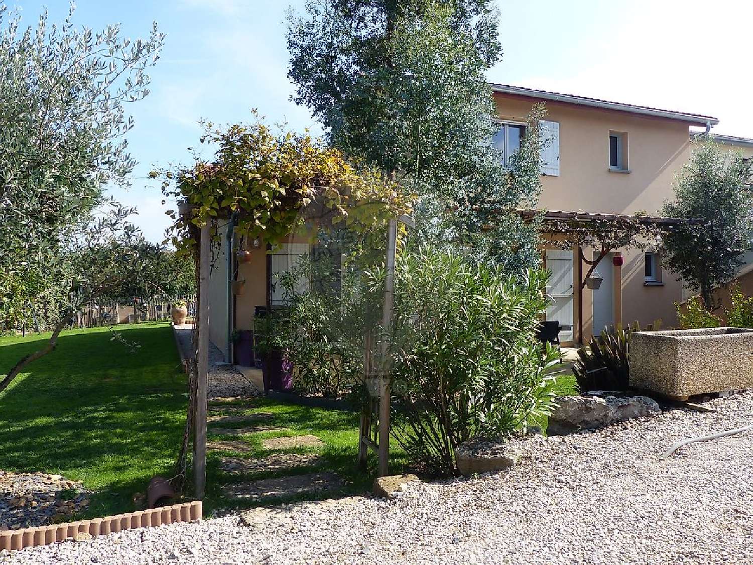  te koop huis Arbuissonnas Rhône 2