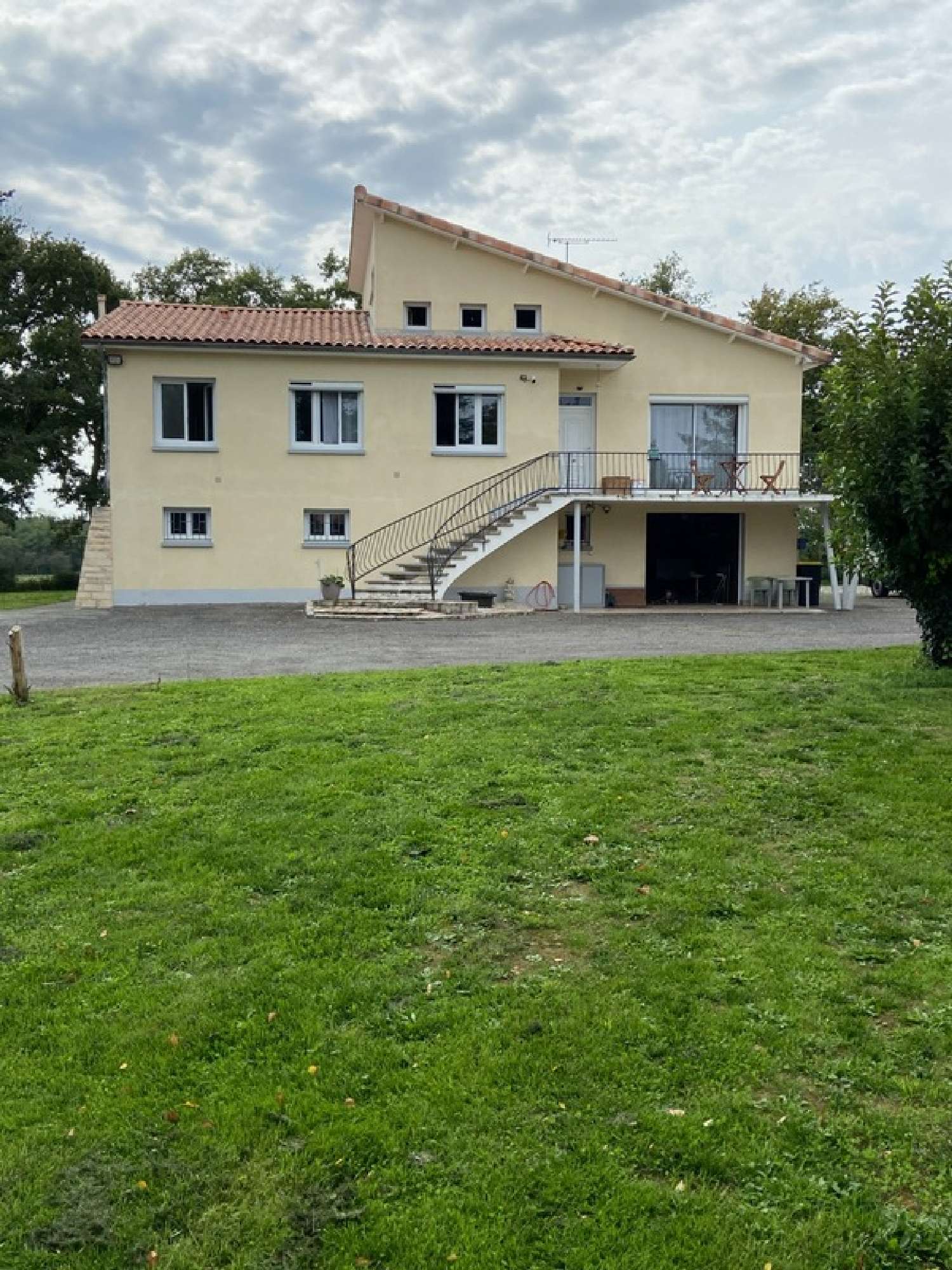  à vendre maison Cellefrouin Charente 1