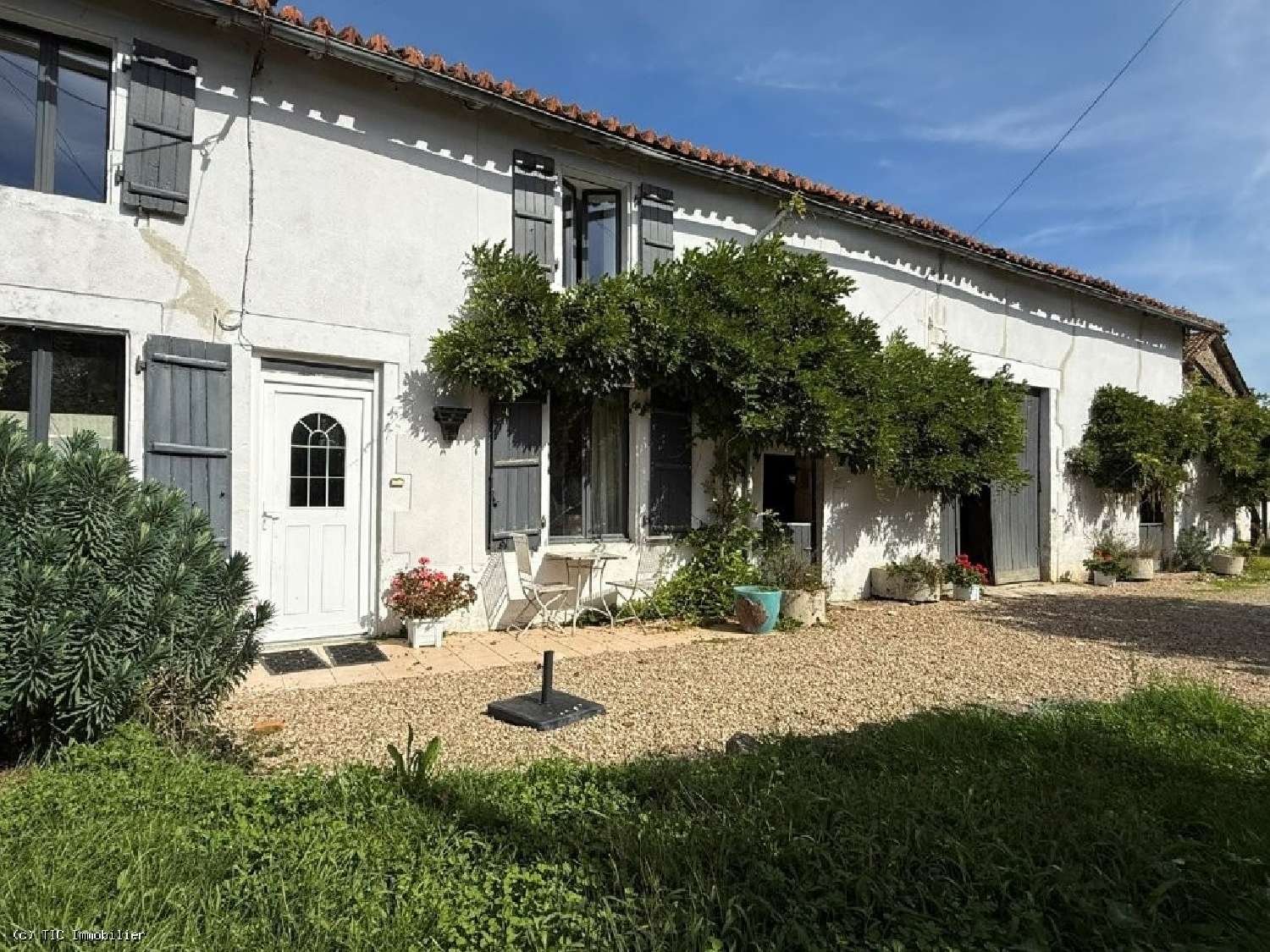  à vendre maison Champagne-Mouton Charente 3