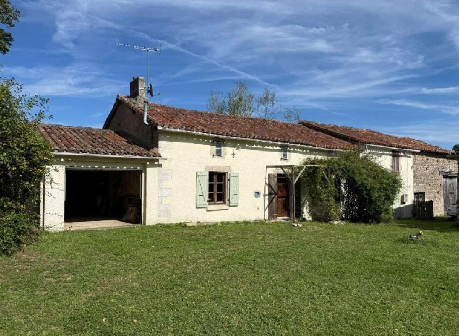 te koop huis Champagne-Mouton Charente 2