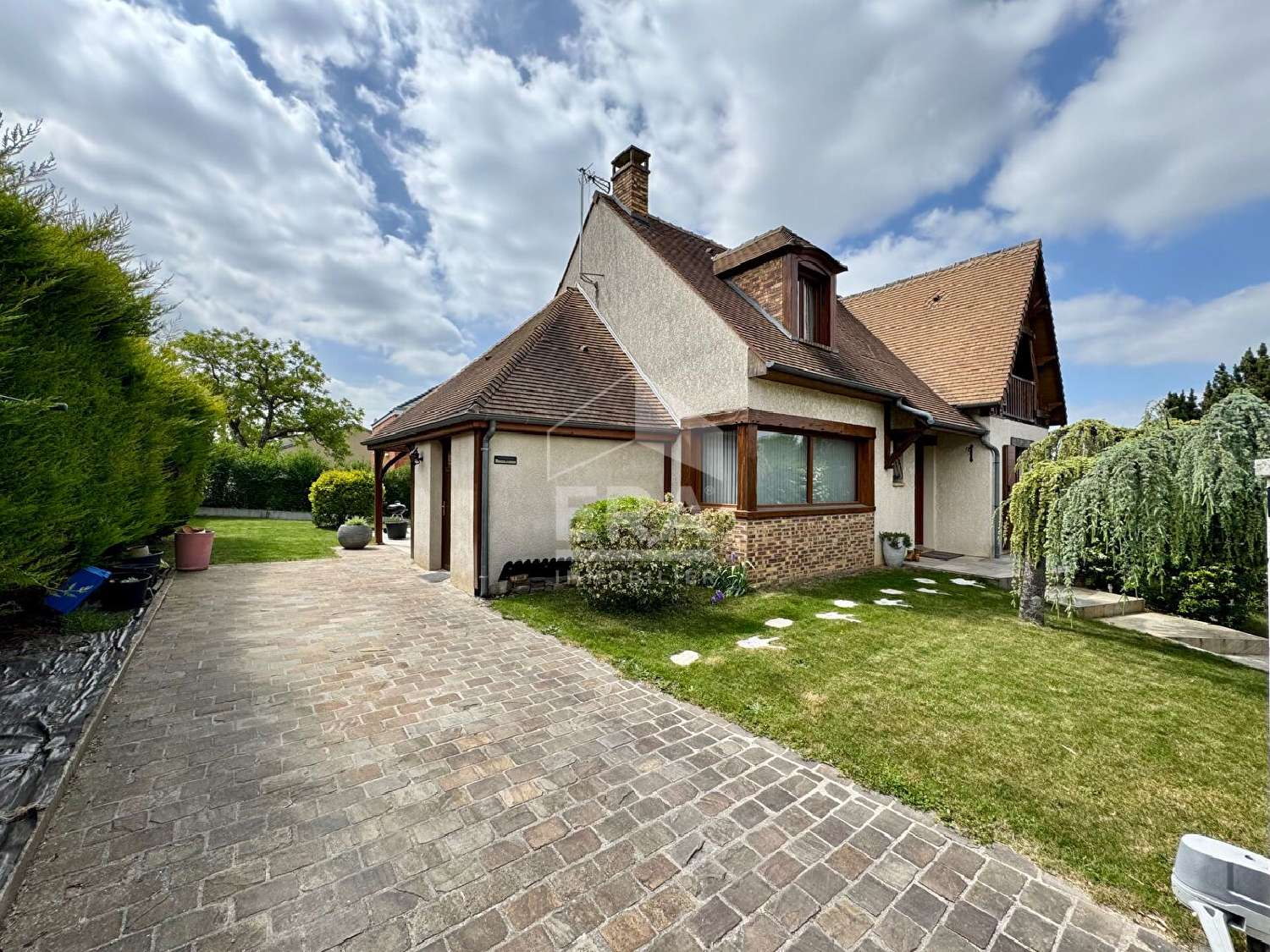 for sale house Combs-la-Ville Seine-et-Marne 1