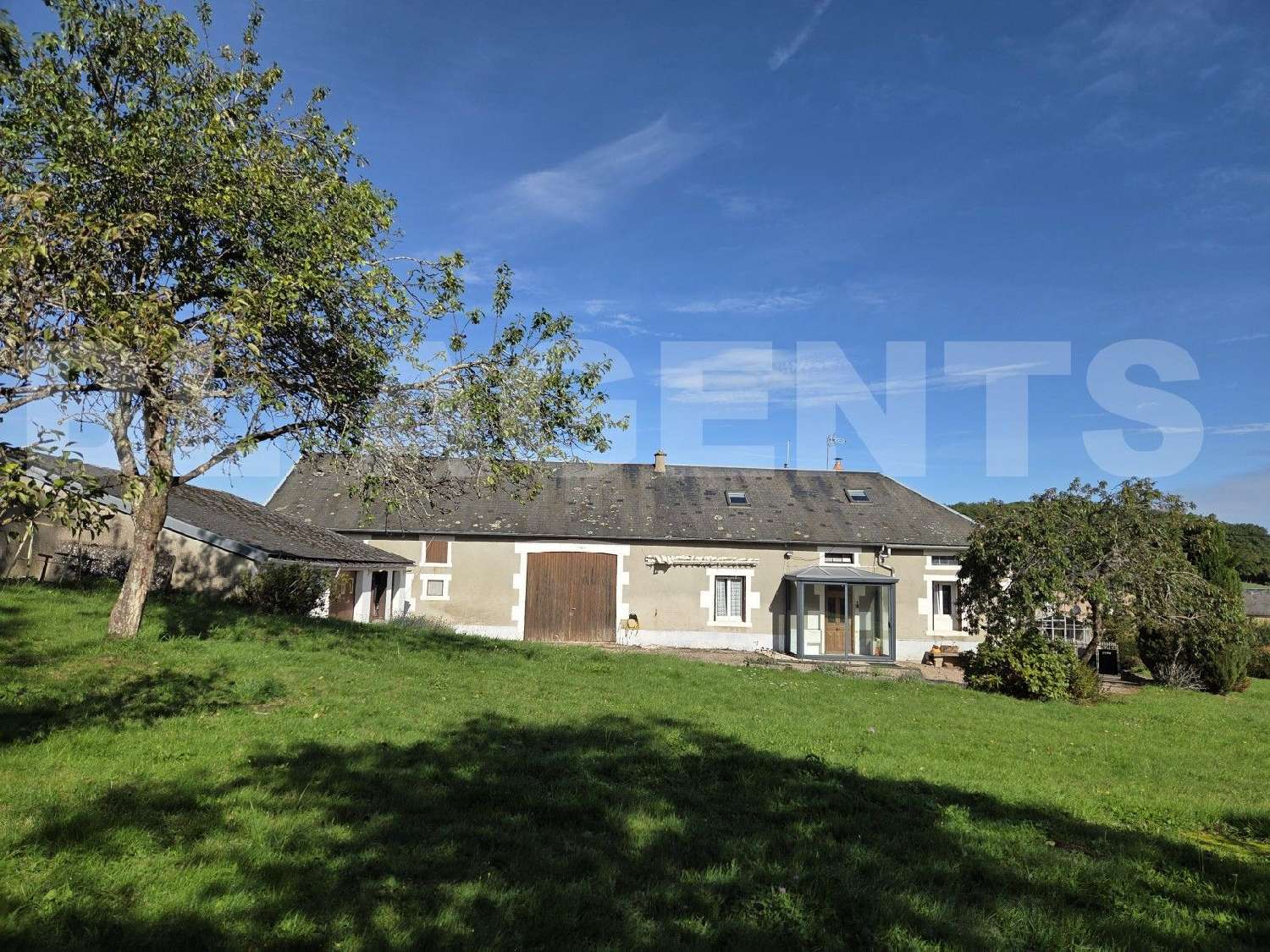 à vendre maison Dun-les-Places Nièvre 1