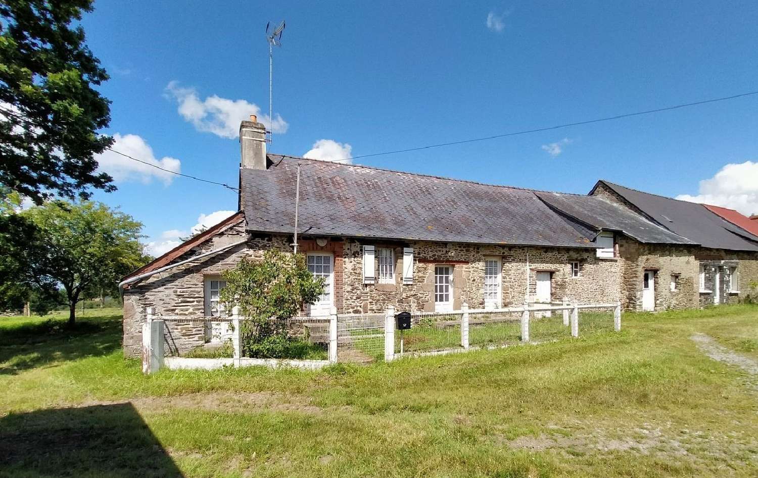  for sale house Les Chapelles Mayenne 1