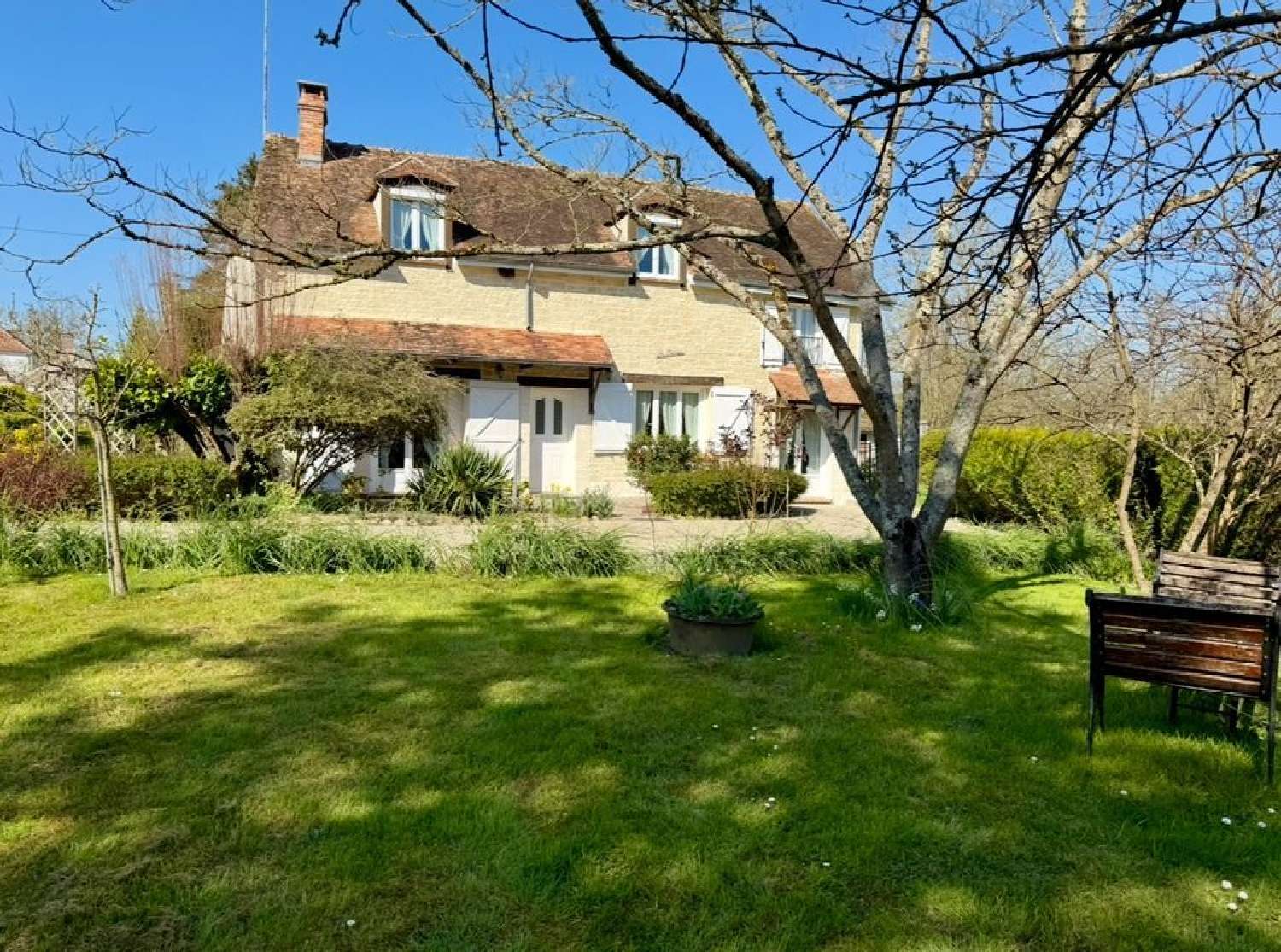  for sale house Les Ormes-sur-Voulzie Seine-et-Marne 1