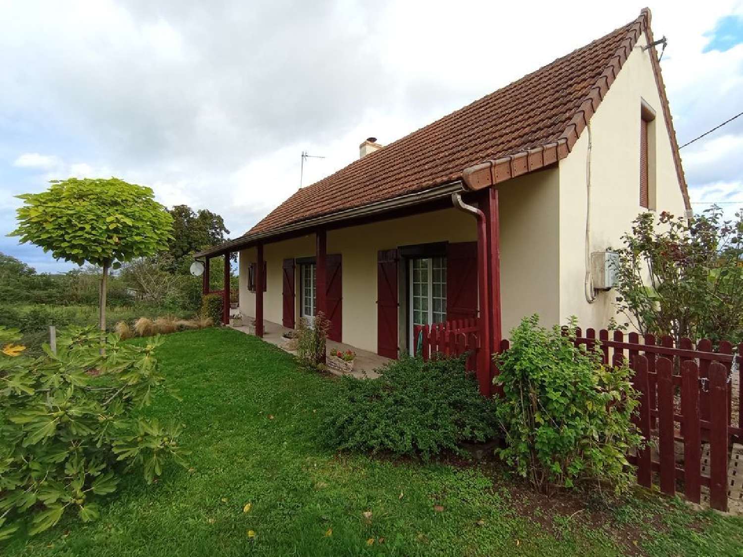 te koop huis Liernolles Allier 1