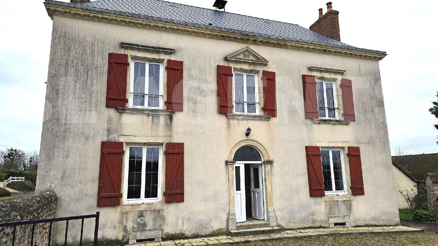  for sale house Loué Sarthe 1