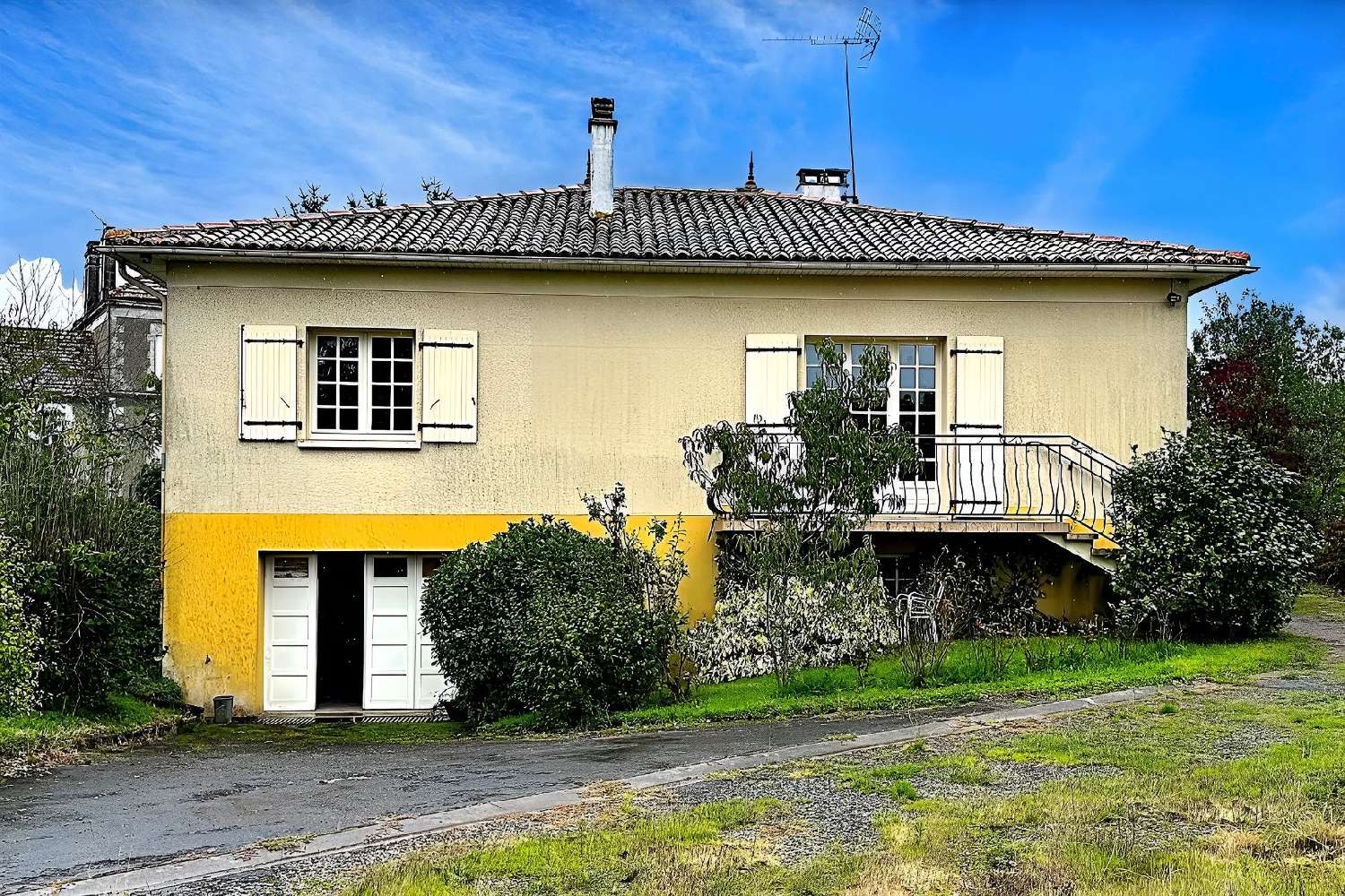  for sale house Manot Charente 2