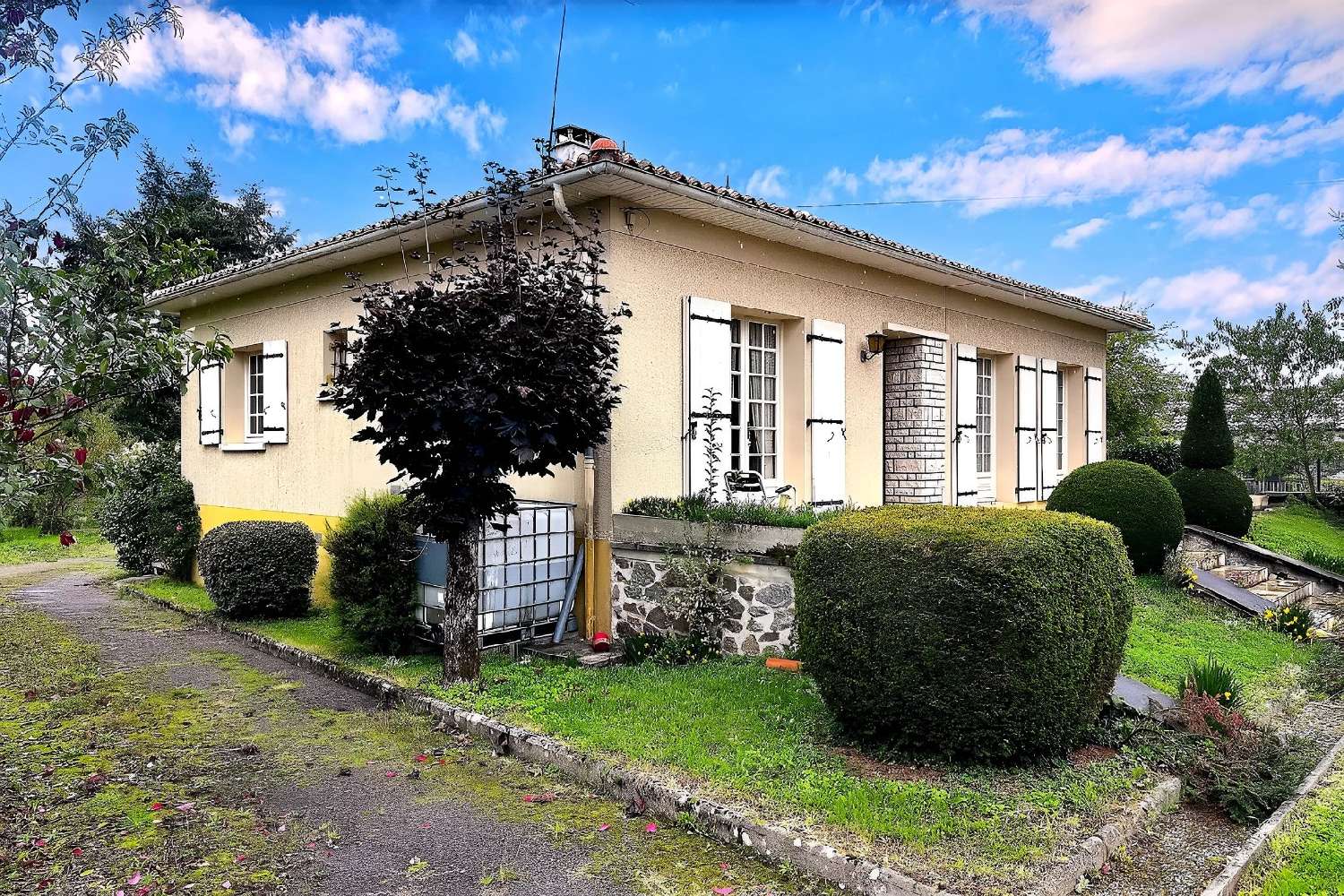  for sale house Manot Charente 3
