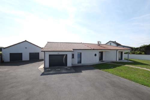 Maringues Puy-de-Dôme house foto 7157539