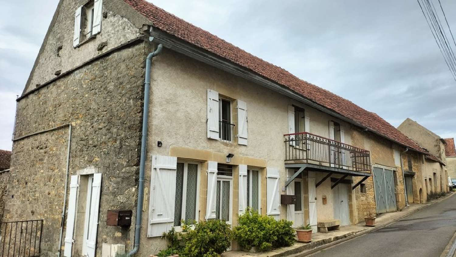  for sale house Metz-le-Comte Nièvre 1