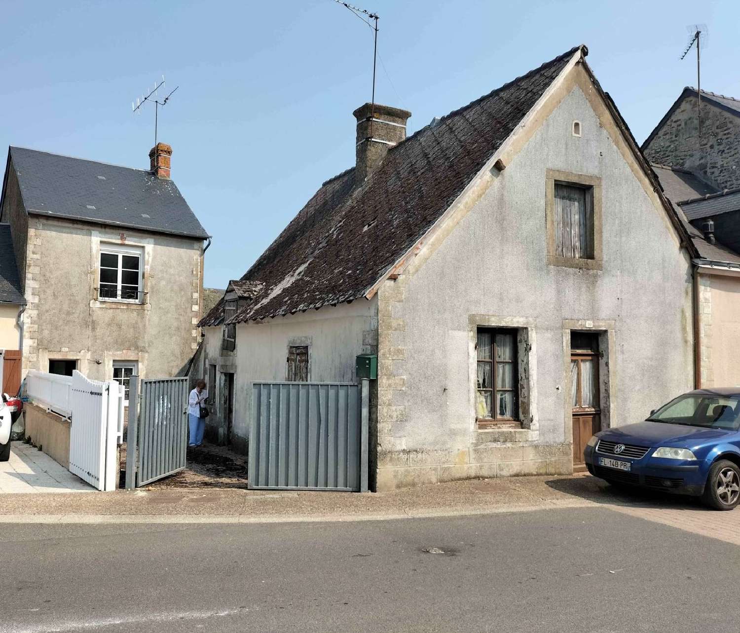  for sale house Mont-Saint-Jean Sarthe 1