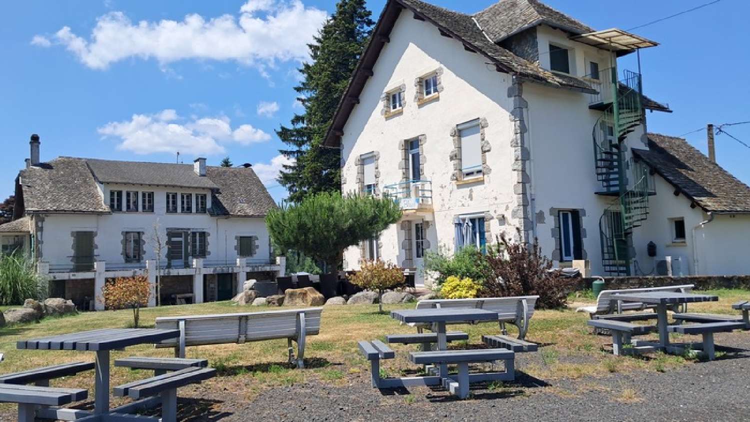  for sale house Montsalvy Cantal 2