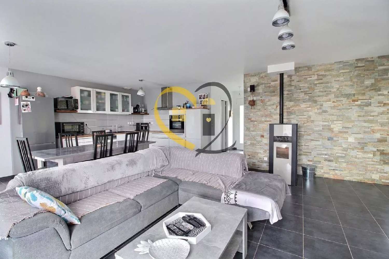 for sale house Moulins-sur-Yèvre Cher 1