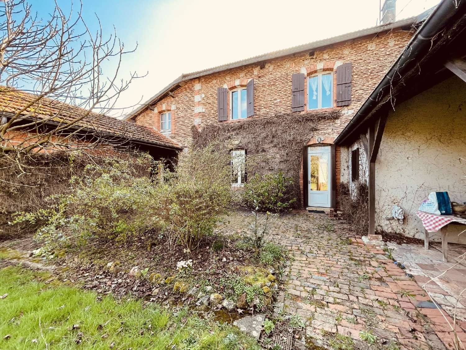  for sale house L'Isle-d'Espagnac Charente 1