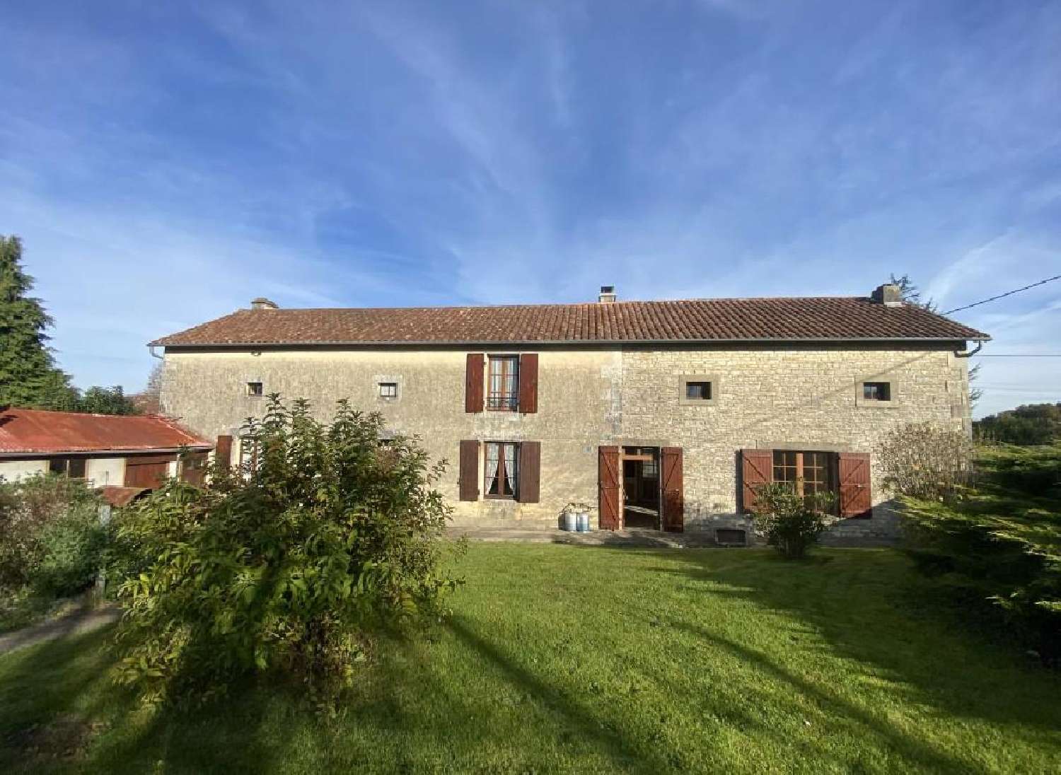 en venta casa Nanteuil-en-Vallée Charente 2