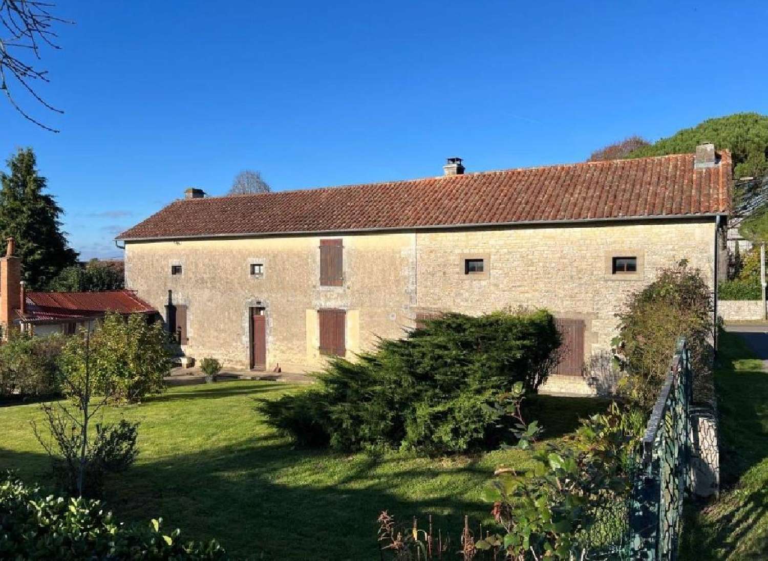 en venta casa Nanteuil-en-Vallée Charente 3
