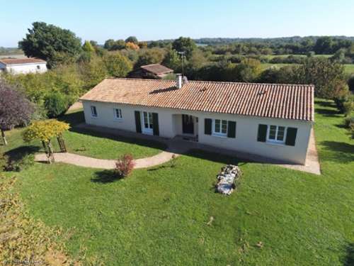 Ruffec Charente house foto
