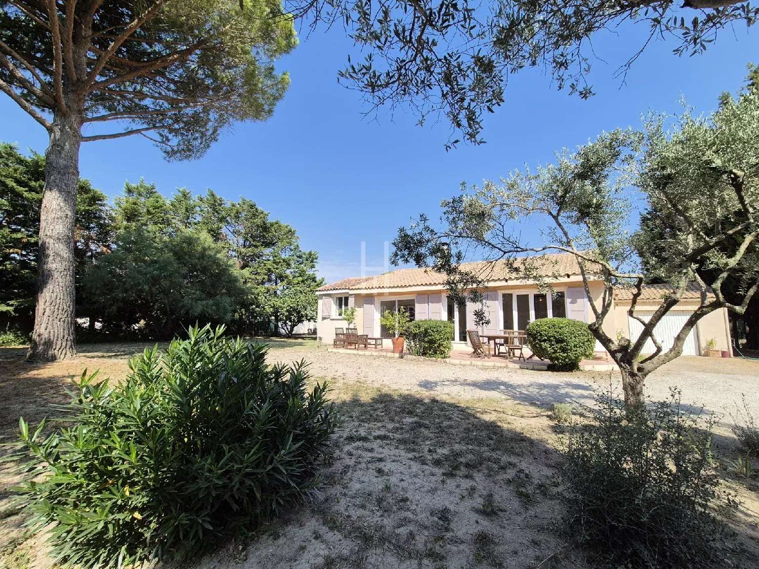  te koop huis Saint-Étienne-du-Grès Bouches-du-Rhône 1