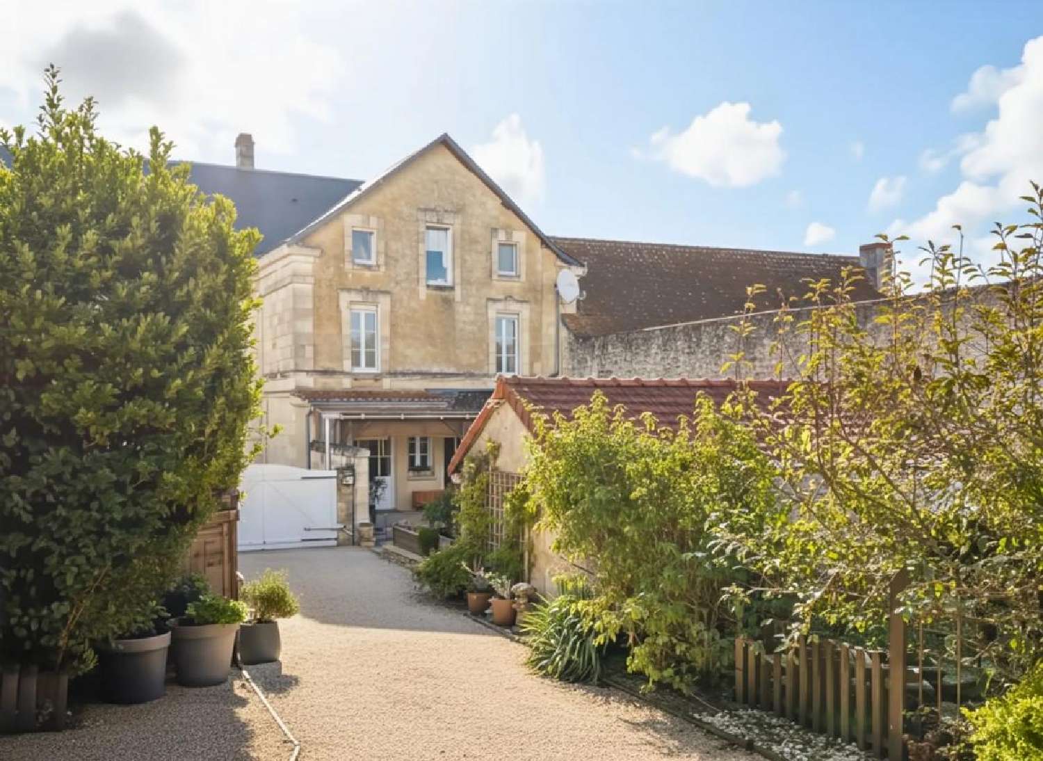 à vendre maison Saint-Genest-d'Ambière Vienne 1