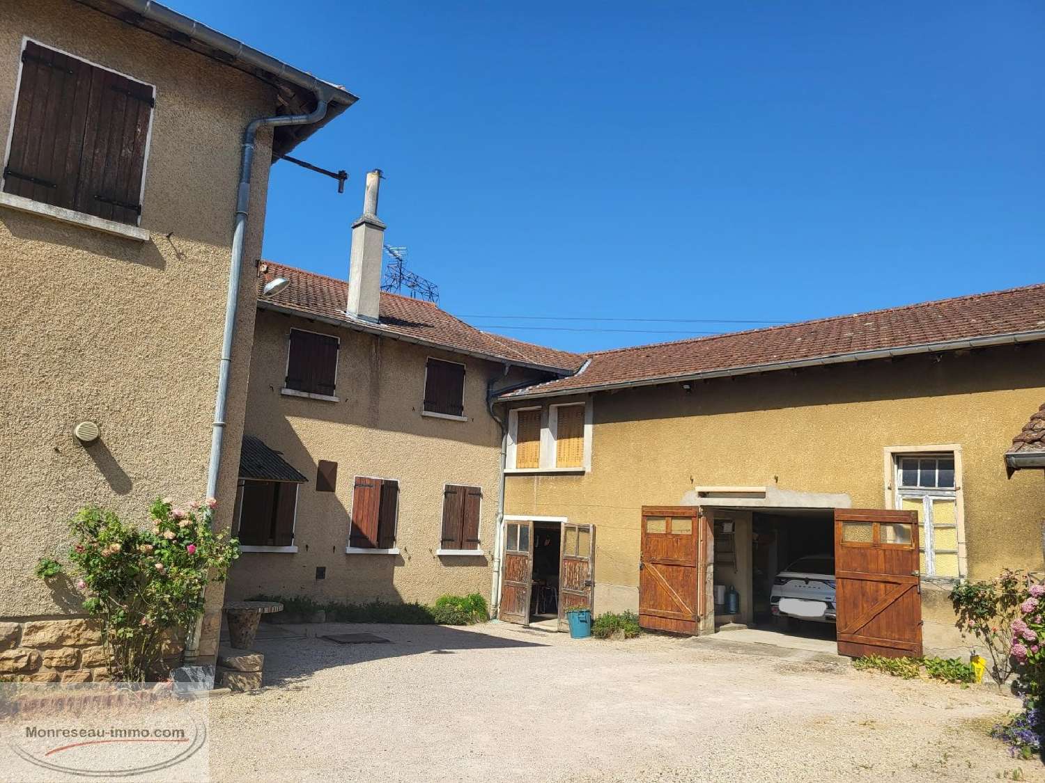  for sale house Saint-Jean-le-Priche Saône-et-Loire 6