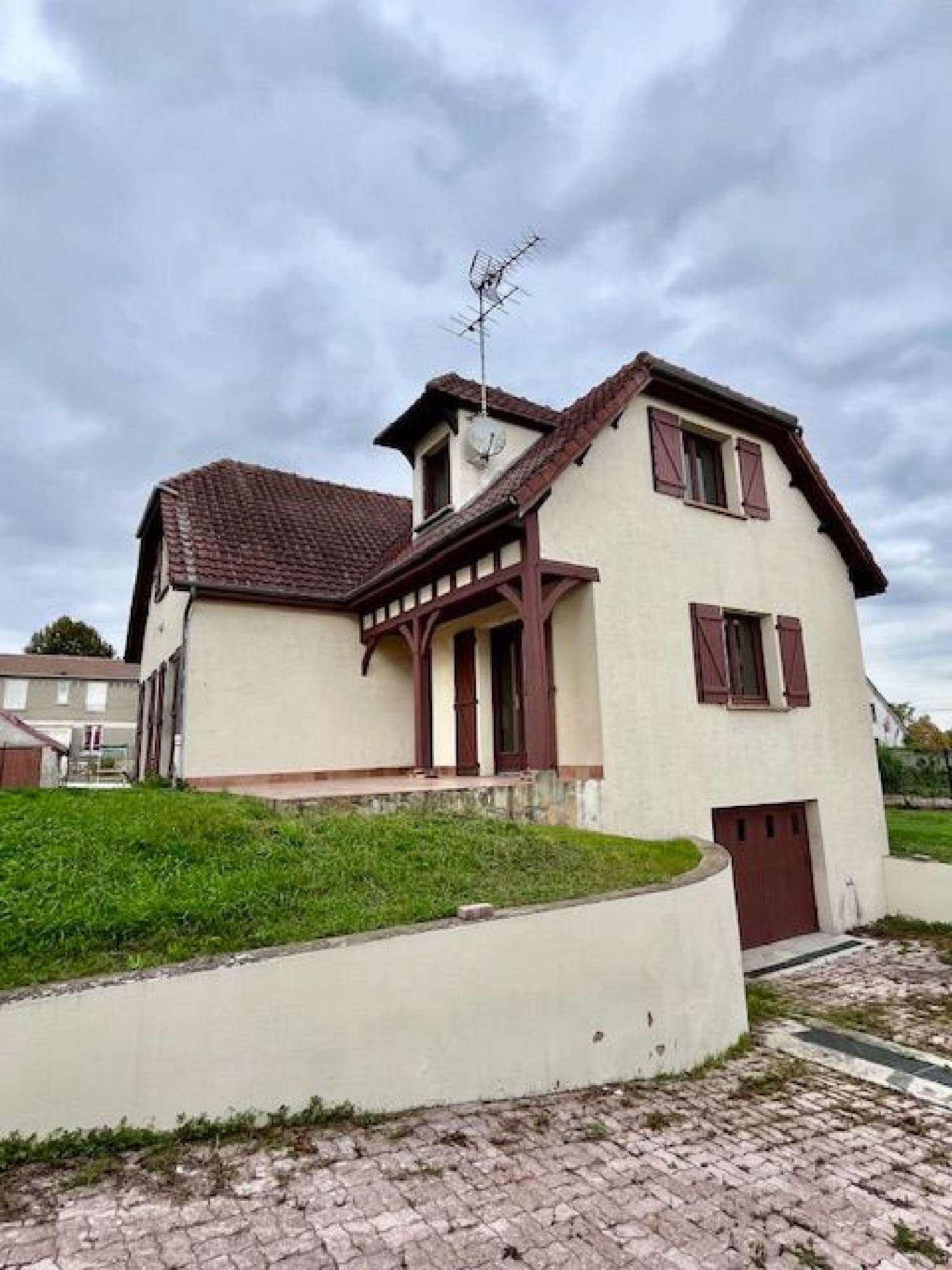  à vendre maison Saint-Julien-les-Villas Aube 2