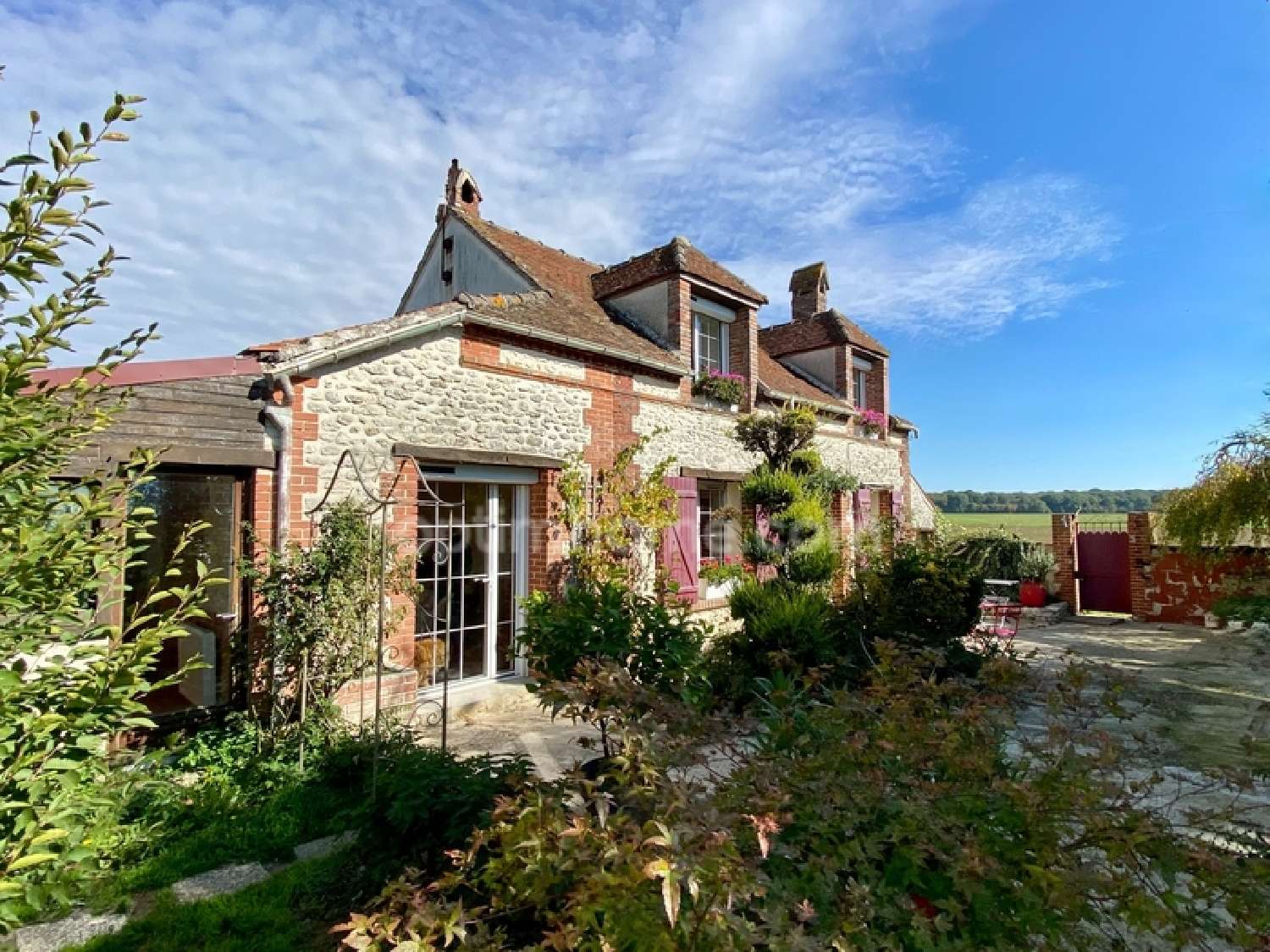  te koop huis Jouy-le-Châtel Seine-et-Marne 2