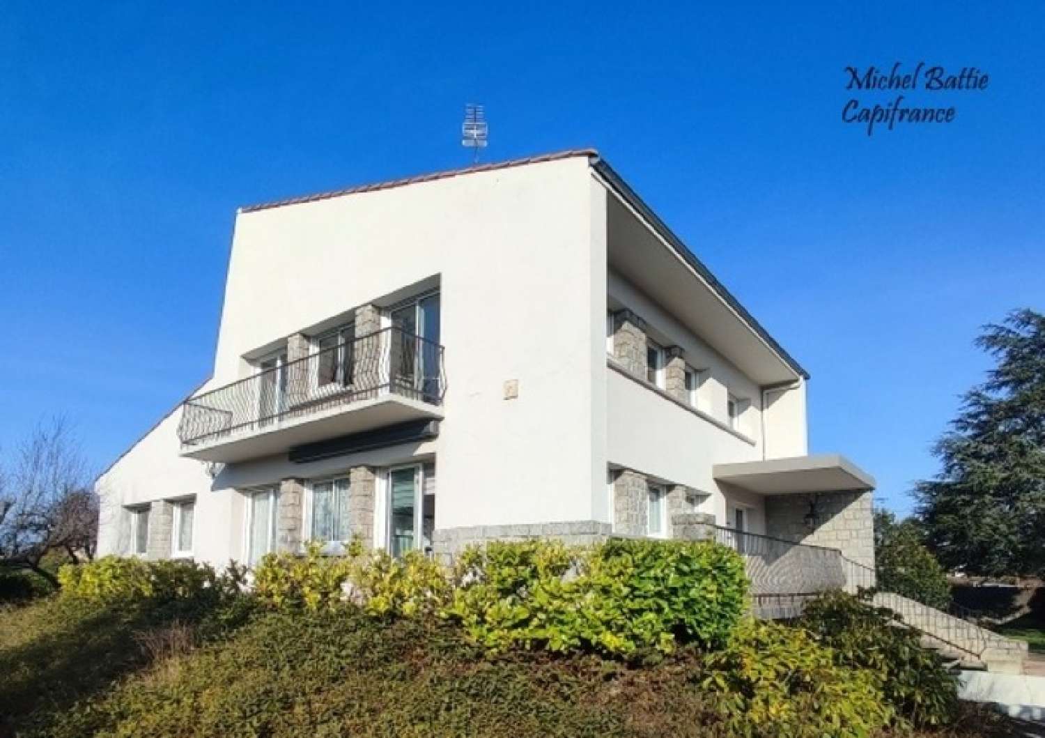 te koop huis Chambles Loire 1