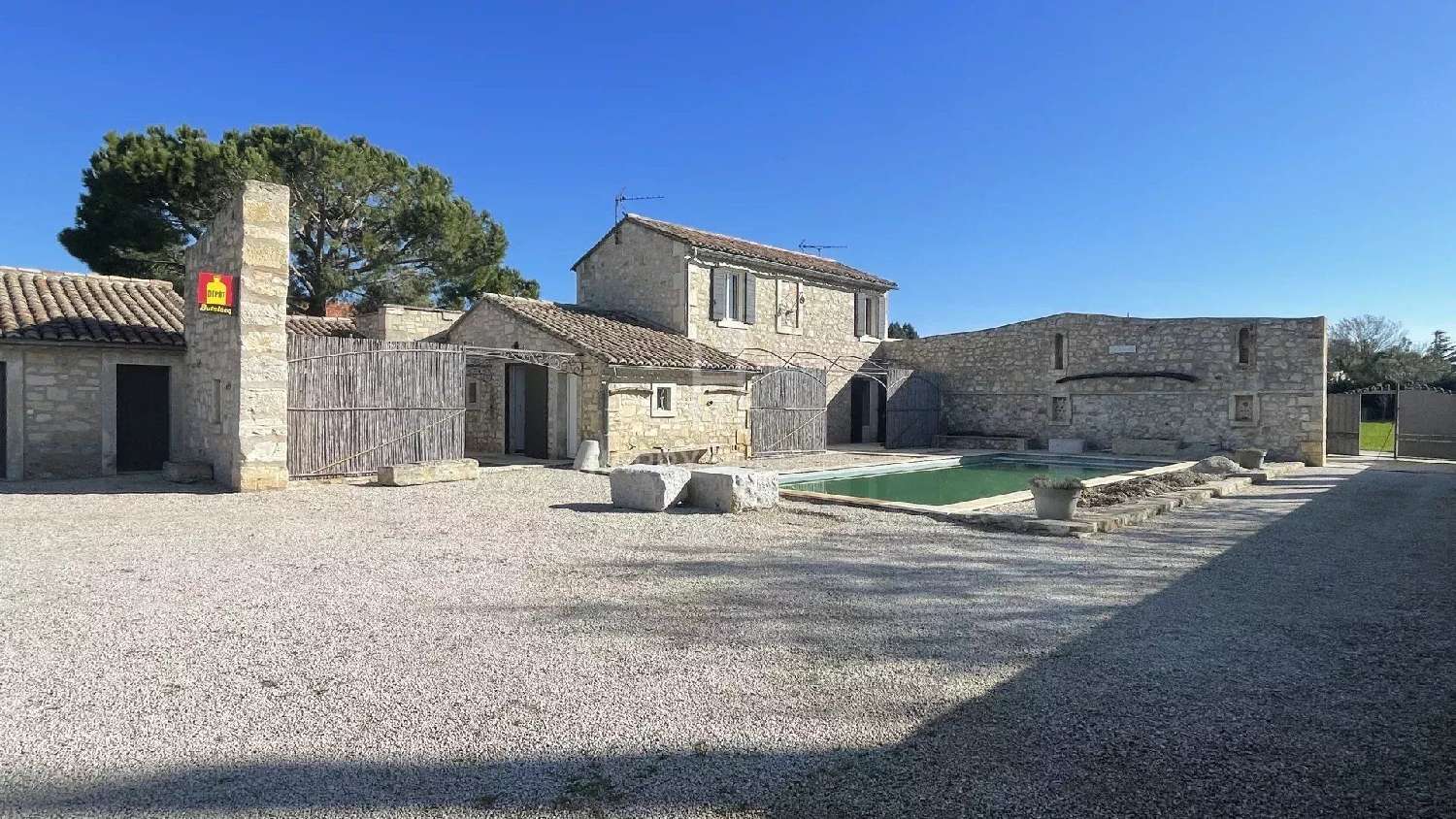  for sale house Saint-Martin-de-Crau Bouches-du-Rhône 1