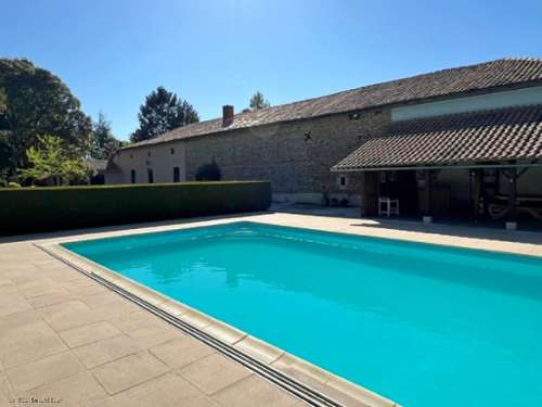 Sauzé-Vaussais Deux-Sèvres huis foto