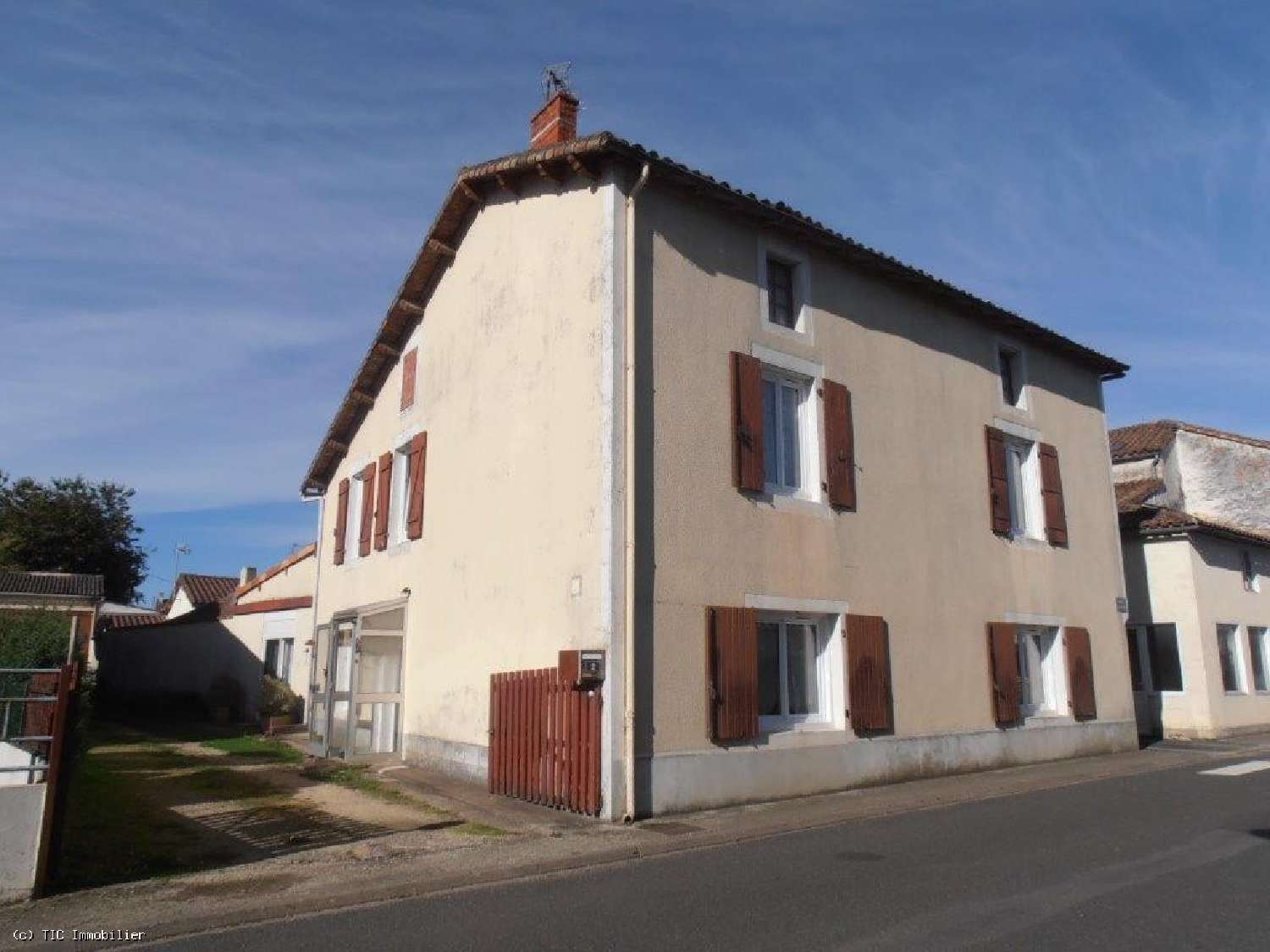  te koop huis Sauzé-Vaussais Deux-Sèvres 1