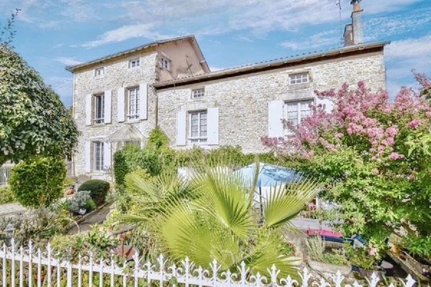  te koop huis Voulême Vienne 1