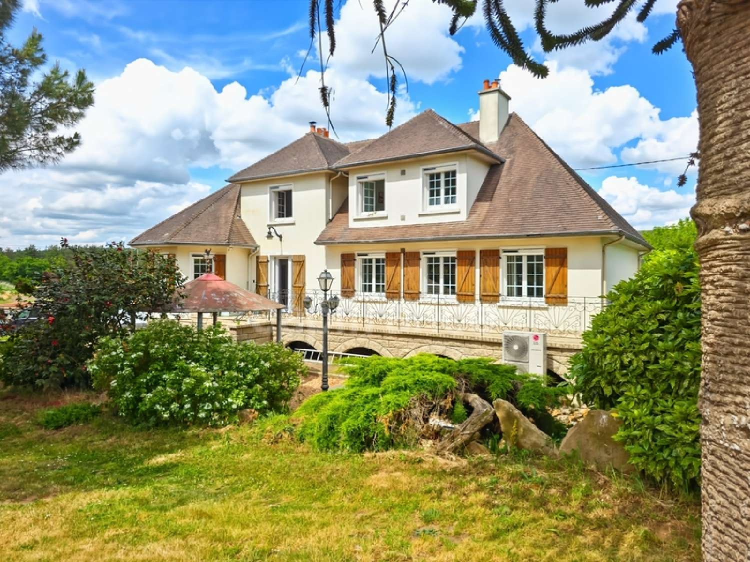  for sale house Yvré-l'Évêque Sarthe 1