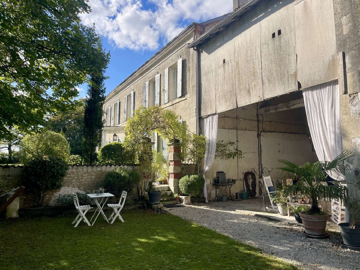  te koop herenhuis Saint-Julien-de-l'Escap Charente-Maritime 2