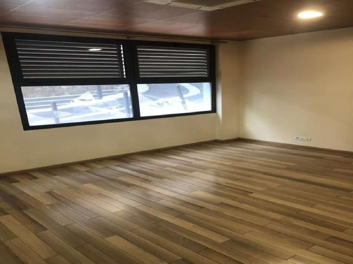  for sale office Béziers Hérault 1