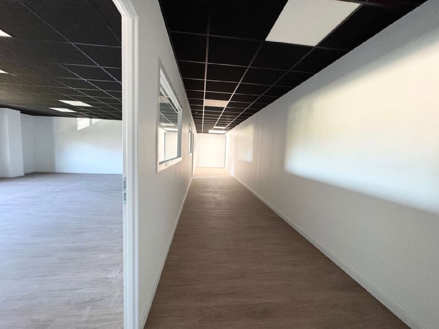  à vendre bureau Francin Savoie 1