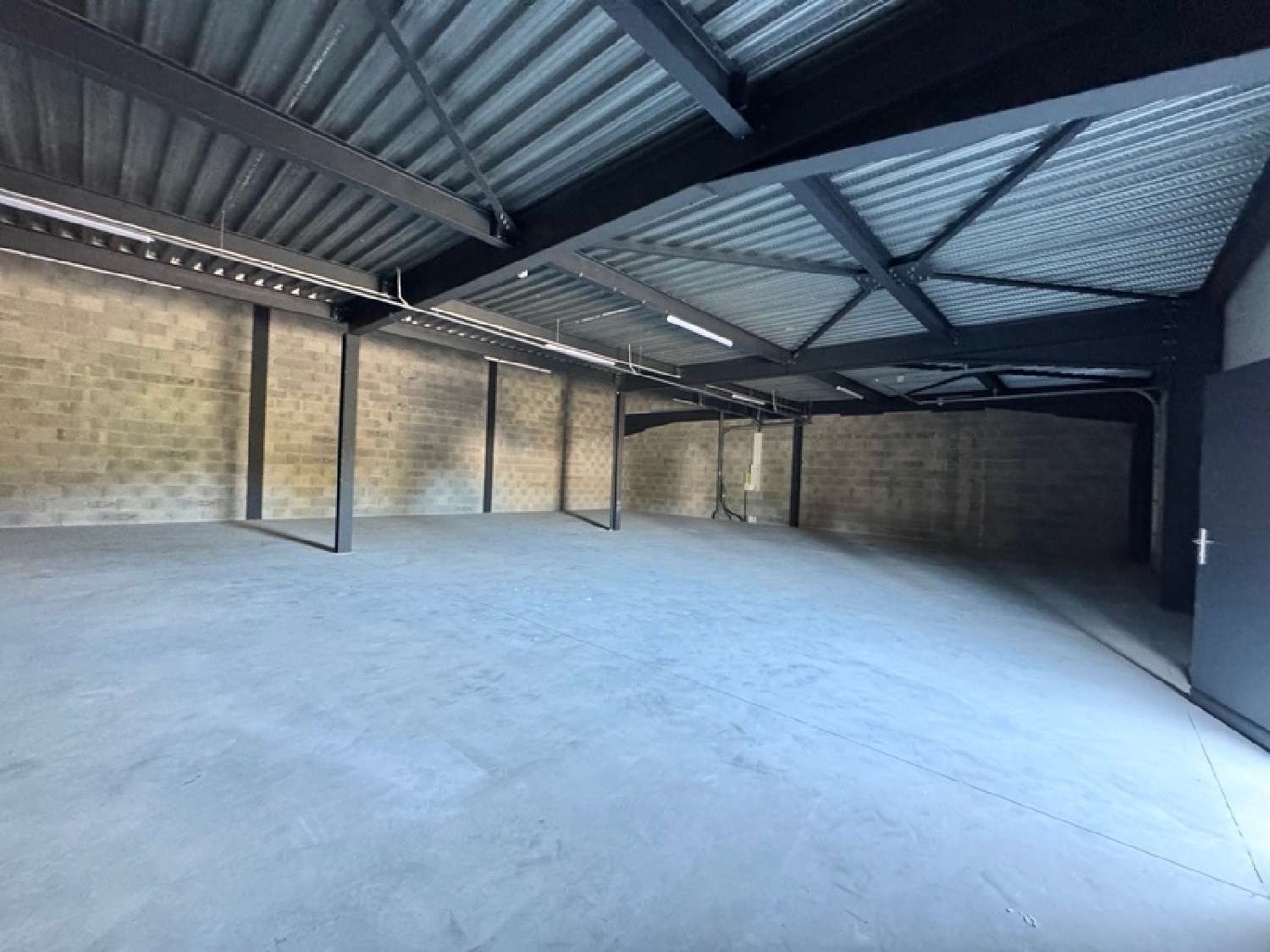  à vendre bureau Francin Savoie 2
