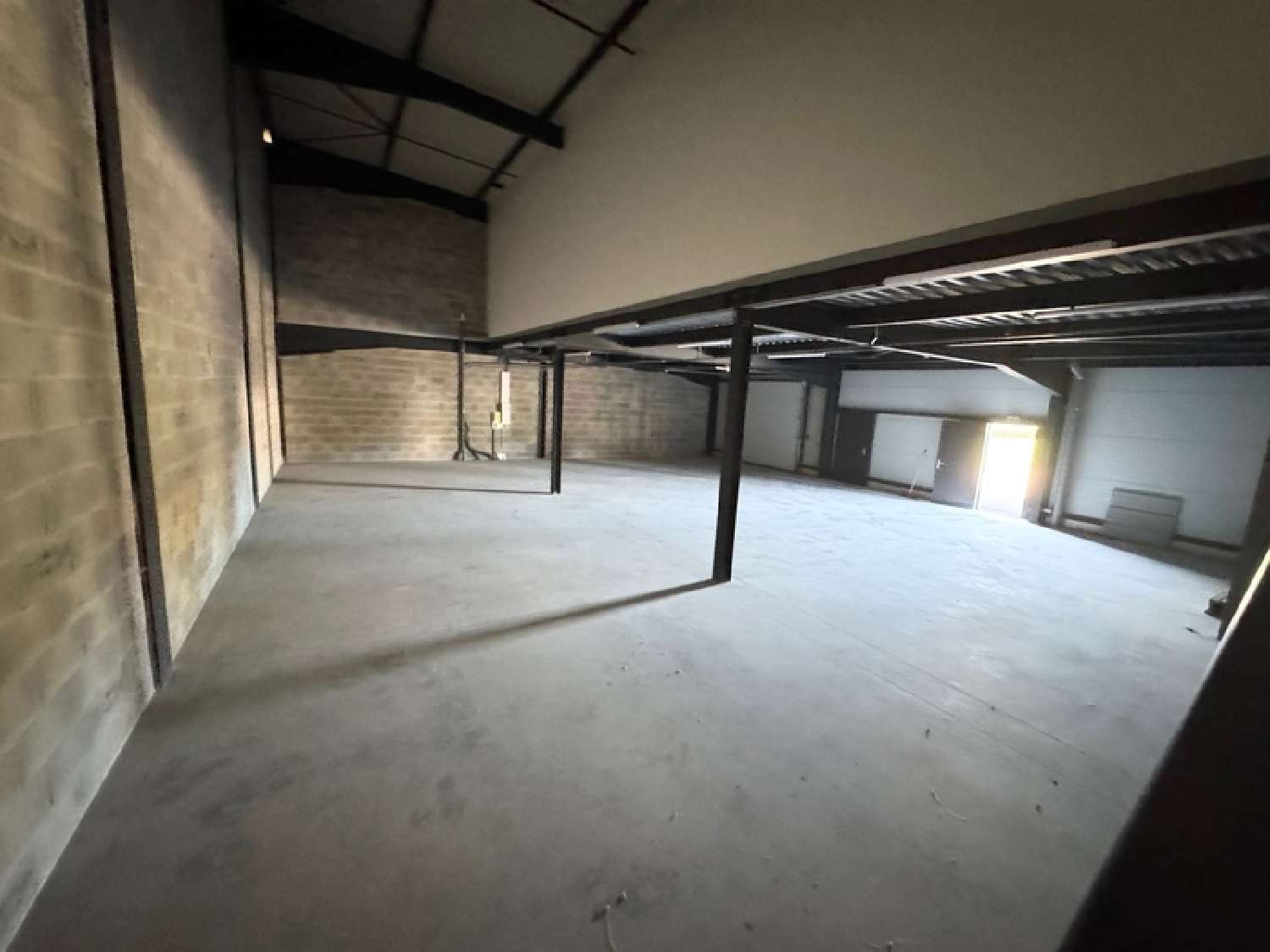  à vendre bureau Francin Savoie 4